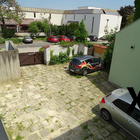 Ovaros Apartman Veszprém Eksteriør billede