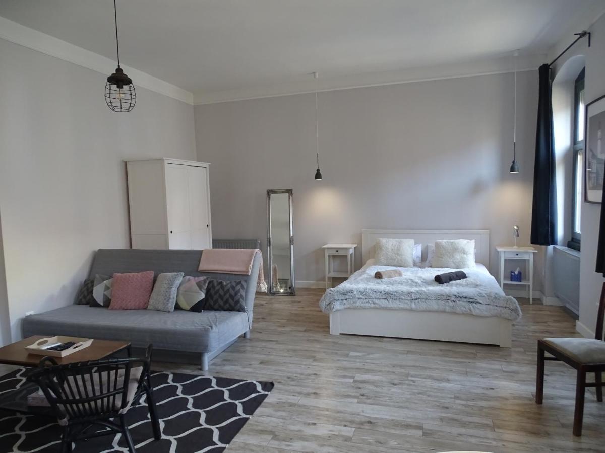 Ovaros Apartman Veszprém Eksteriør billede