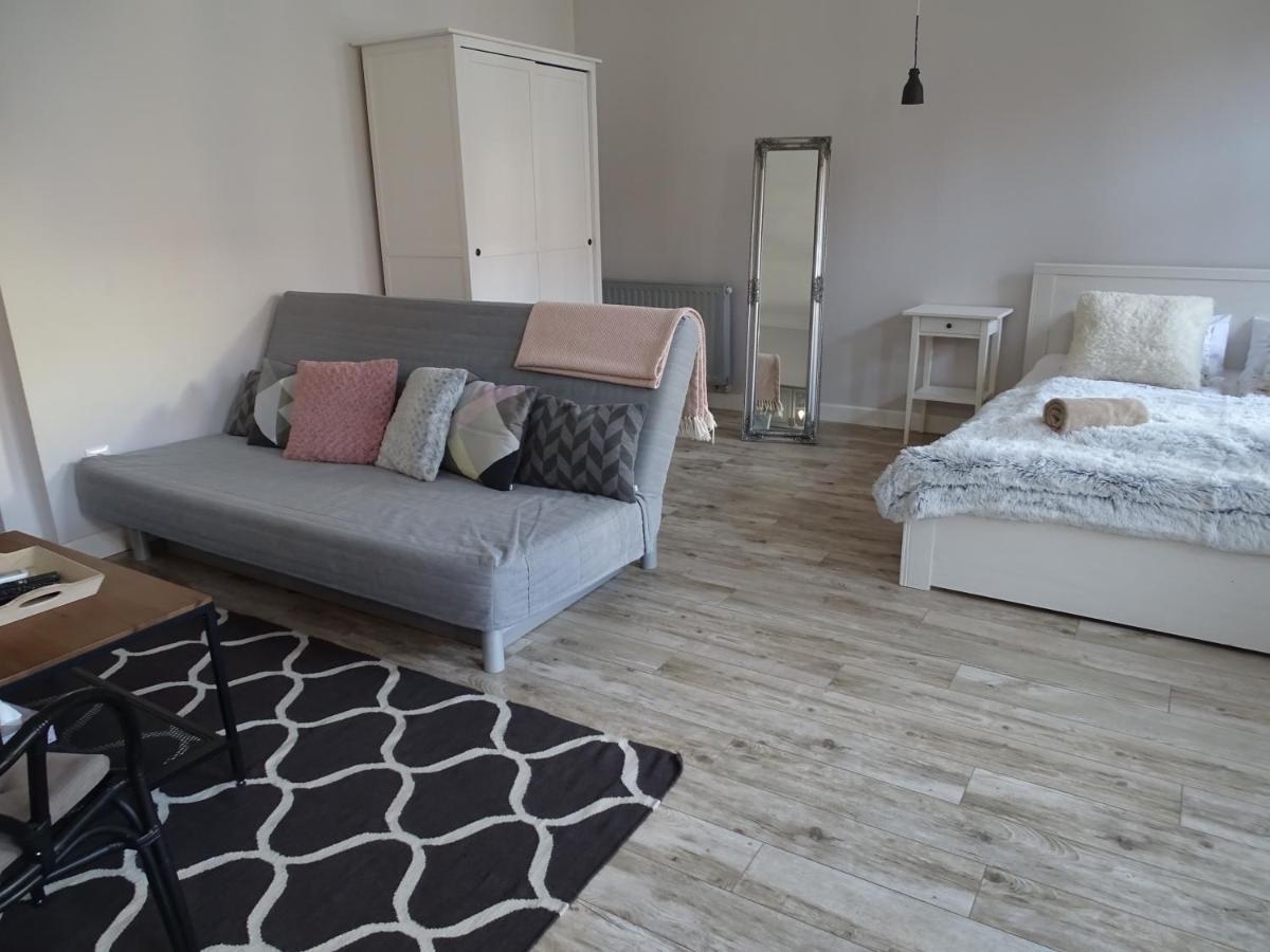 Ovaros Apartman Veszprém Eksteriør billede