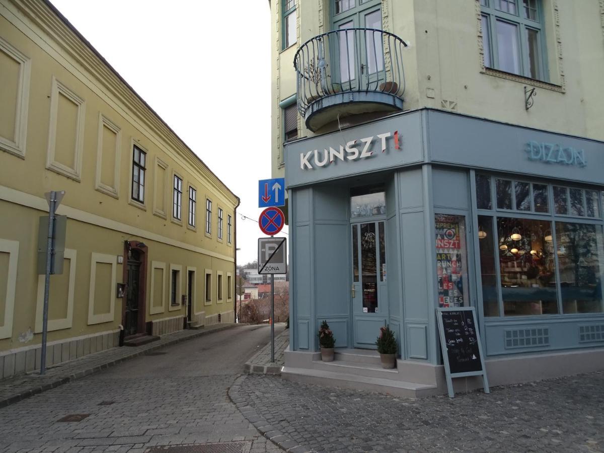 Ovaros Apartman Veszprém Eksteriør billede