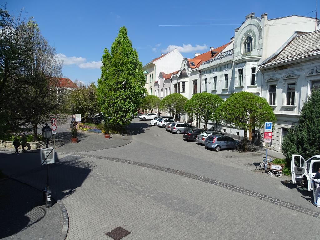 Ovaros Apartman Veszprém Eksteriør billede