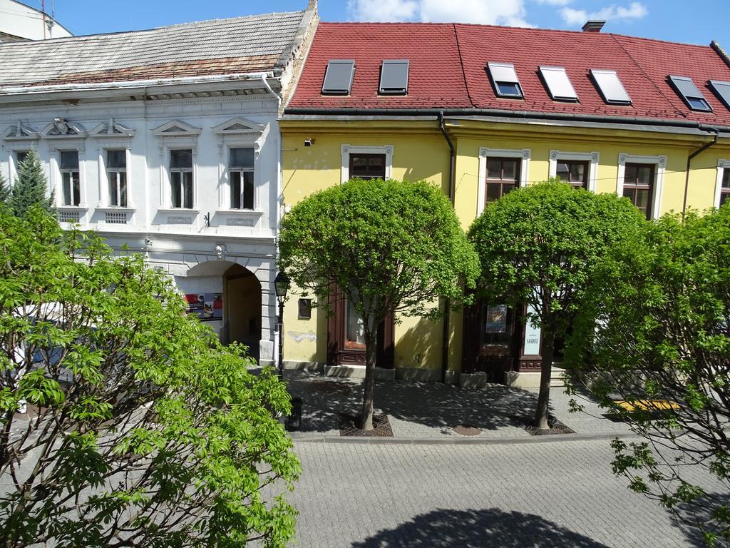 Ovaros Apartman Veszprém Eksteriør billede