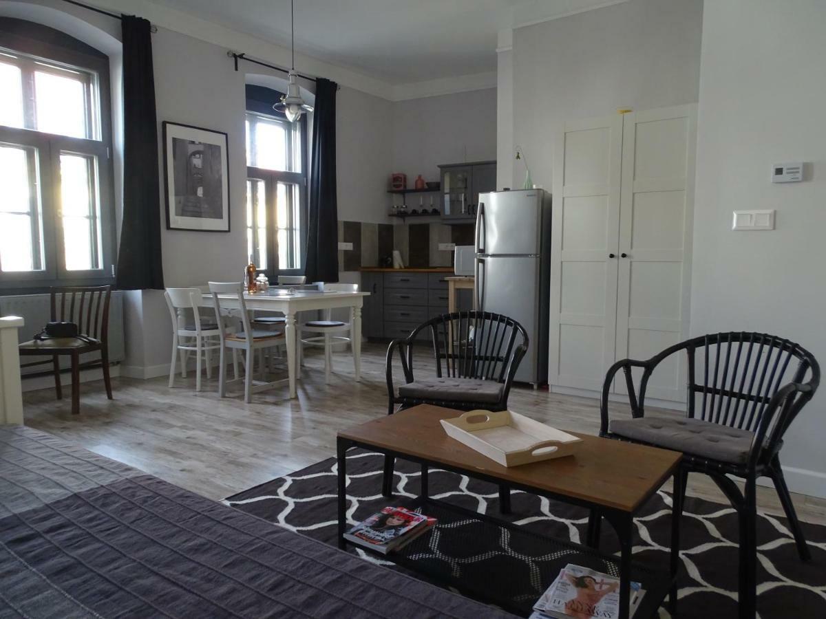 Ovaros Apartman Veszprém Eksteriør billede